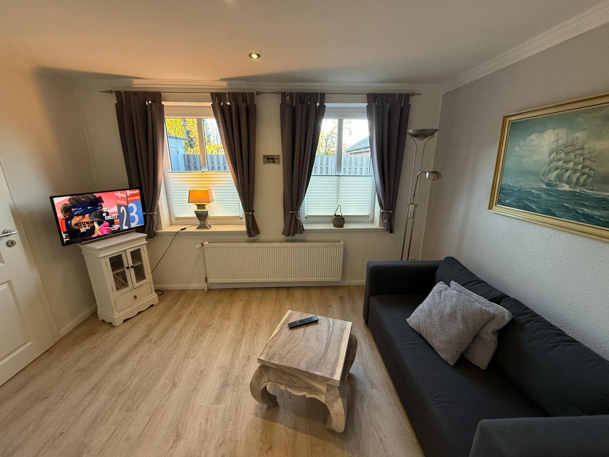 Ferienwohnung „Ole Karkenwech“ Husum-Roedemis Husum  Bagian luar foto